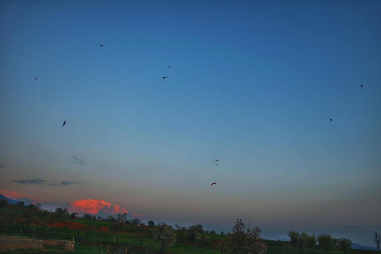 Raahi Stay, Landing Site Bir - Stay & Cafe Buitenkant foto